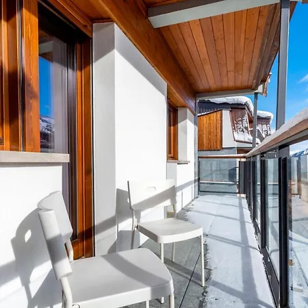 Hostdomus - Ibex Apartament
